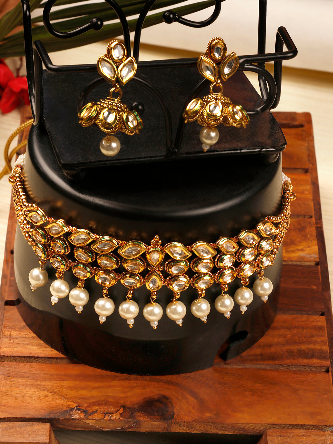 White Pearls Kundan Gold Plated Choker