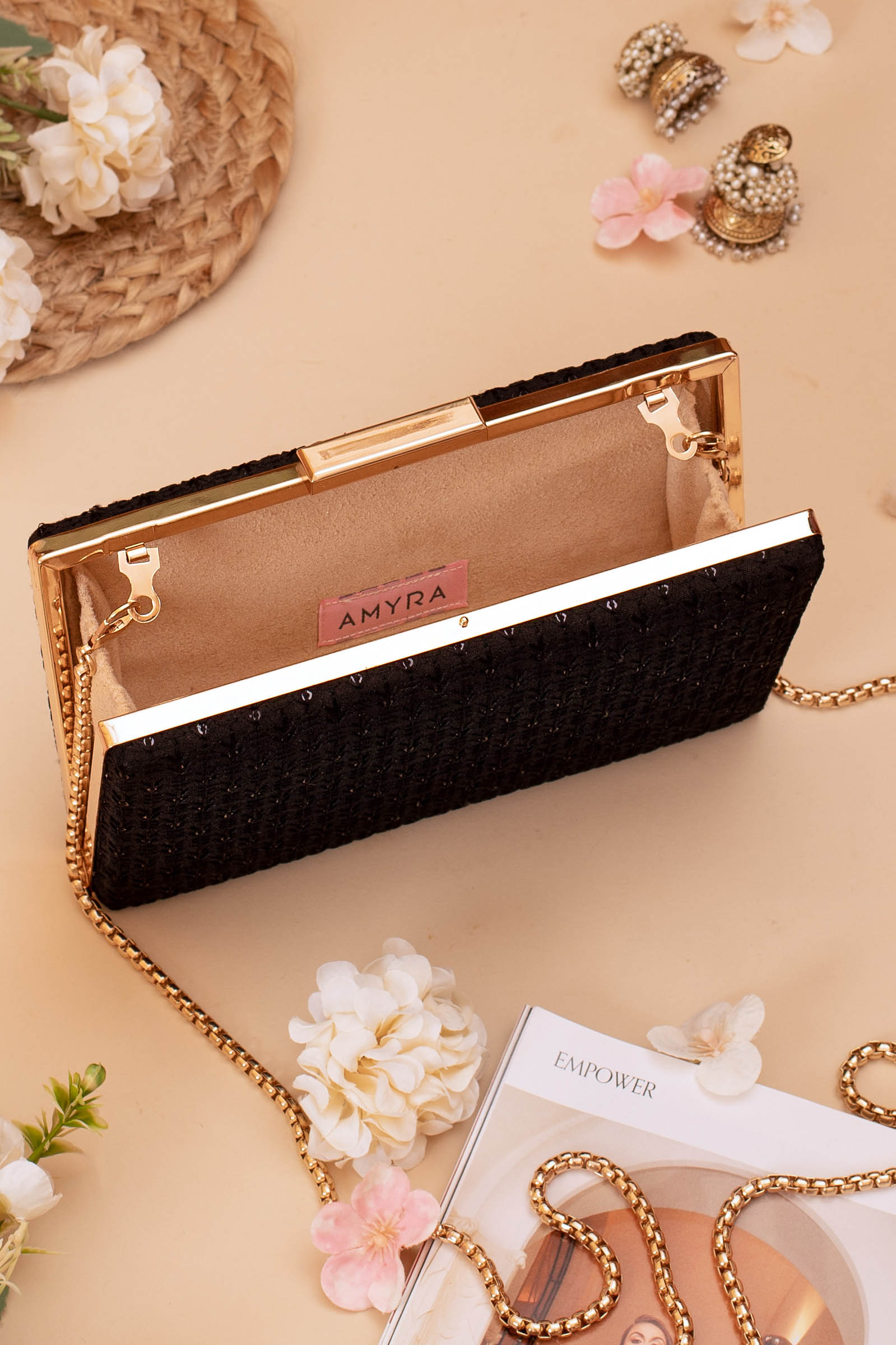 AMYRA - Noir Black Clutch