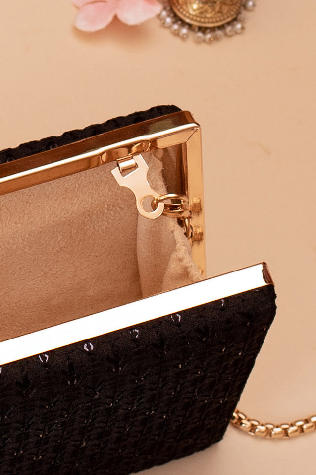 AMYRA - Noir Black Clutch