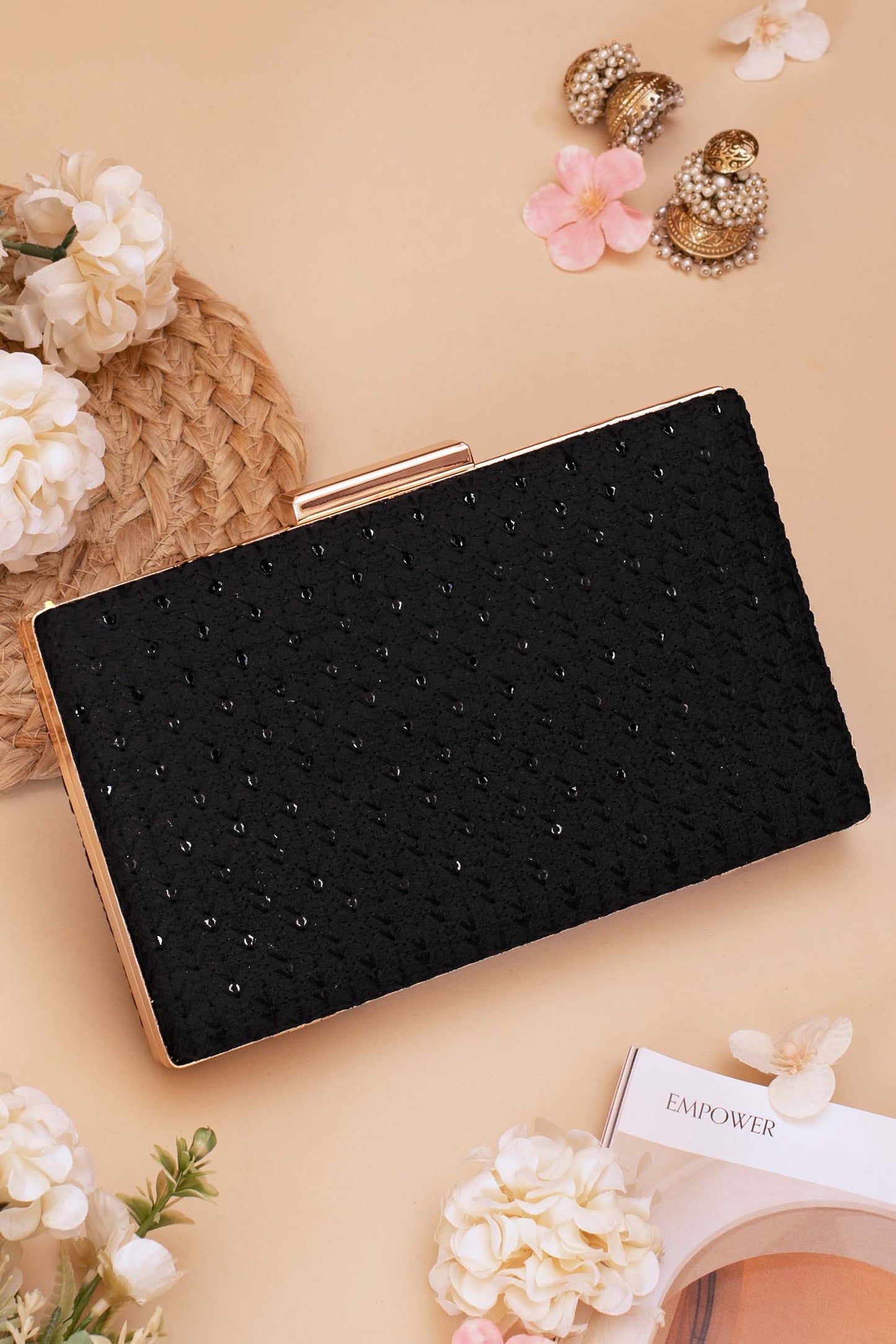 AMYRA - Noir Black Clutch