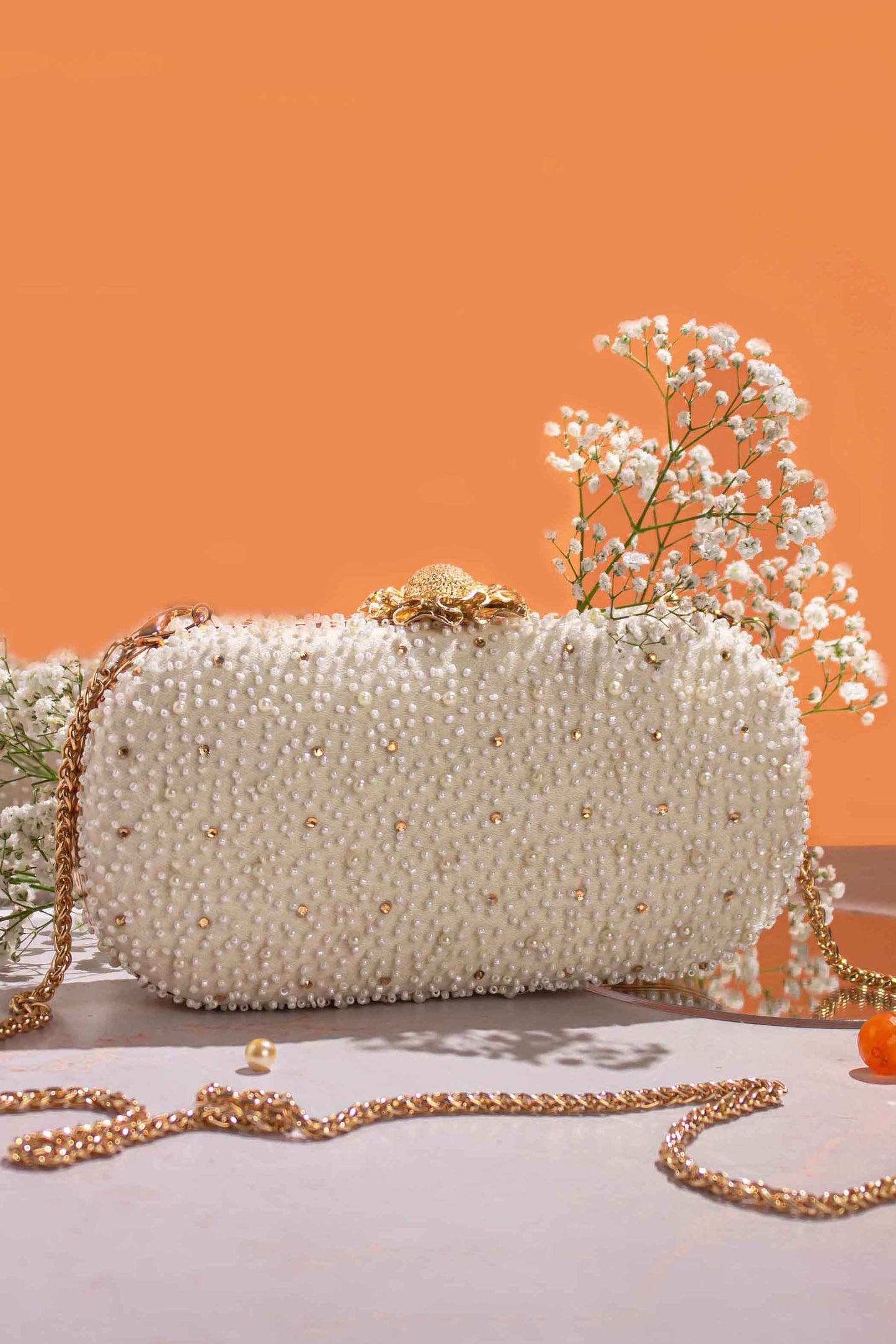 AMYRA - Perla Capsule Clutch