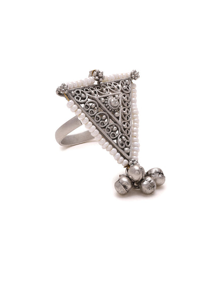 Priyaasi Allure of the Triangle-Shaped Ring
