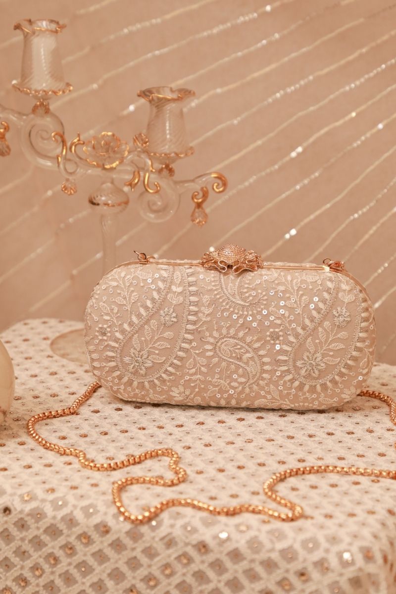 AMYRA - Rhea Threadwork Clutch - Grey