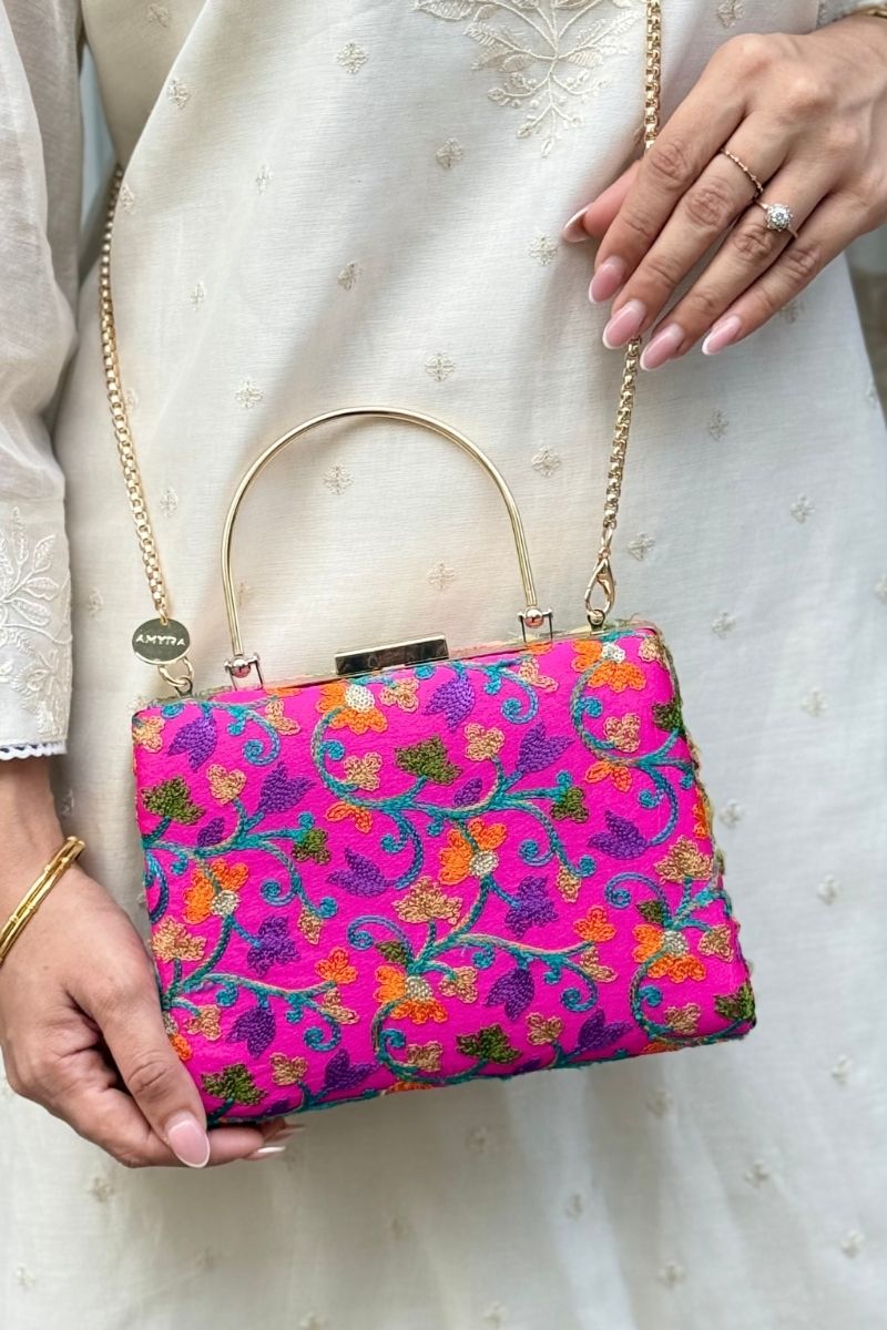 Rouka embroidered Clutch - Pink