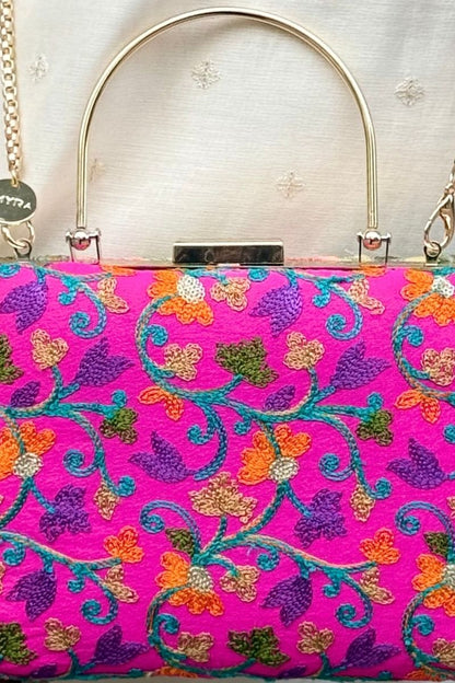 Rouka embroidered Clutch - Pink