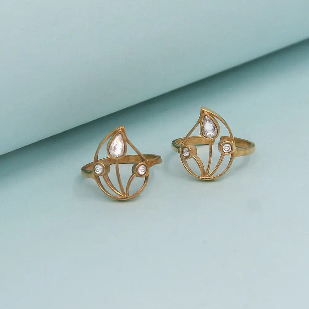 Silver 92.5 Aam Ras White Stone Toe Ring