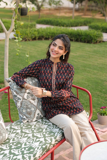 Stylish black cotton mandarin collar top