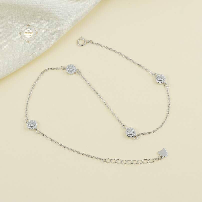 Sparkling Silver Floral Shine Anklet (Piece)