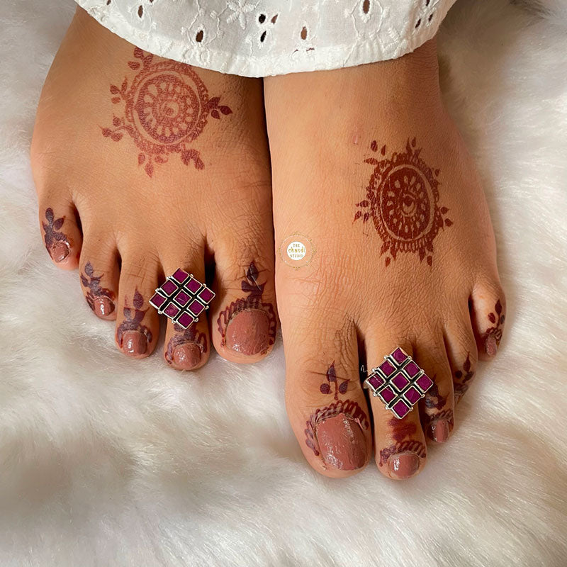 silver toe rings