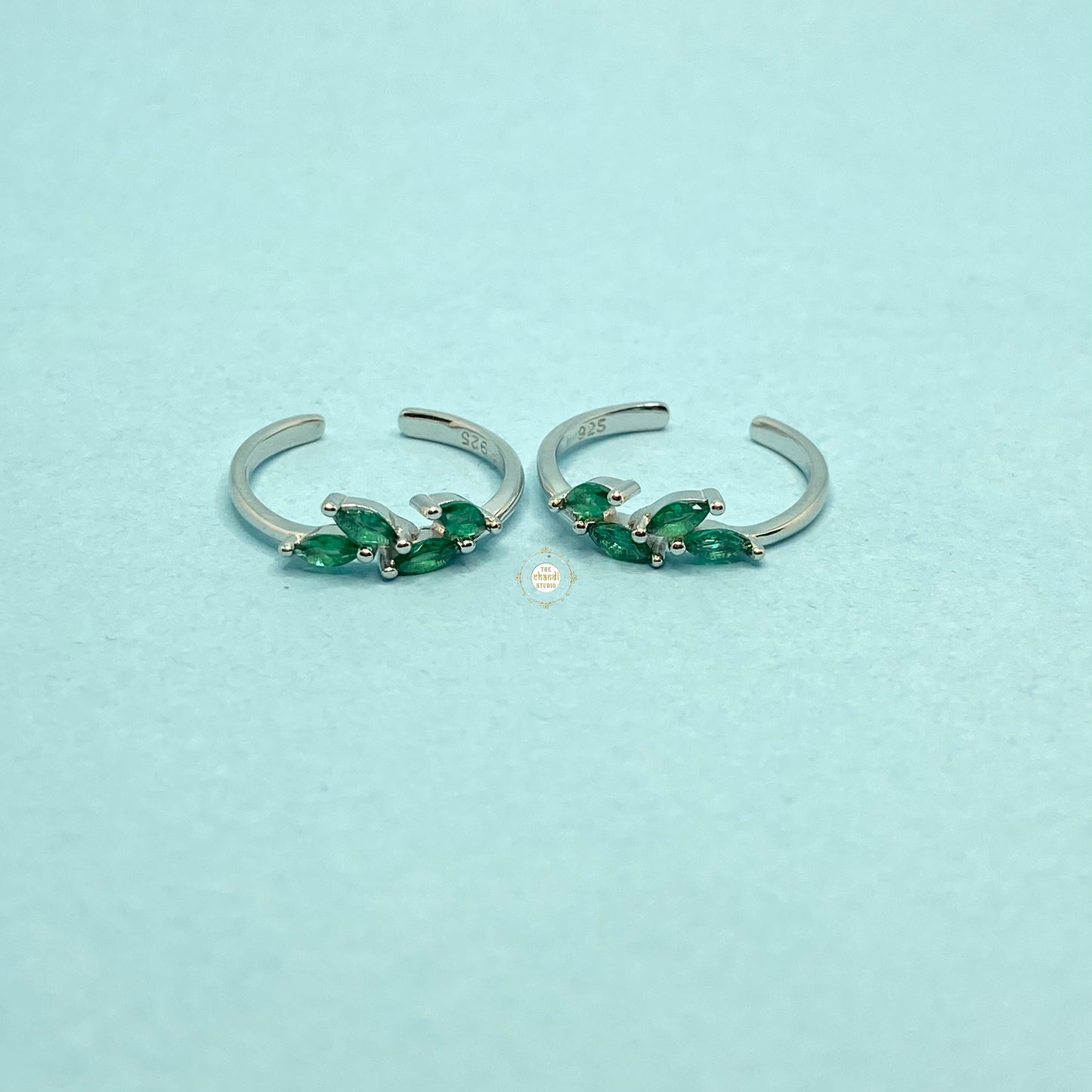 Sparkling Silver Shiny Stride Toe Ring
