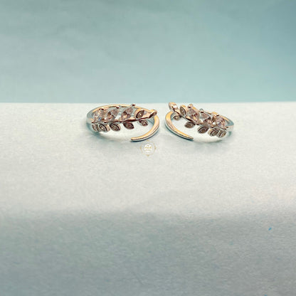 Sparkling Silver Shimmer Band Toe Ring