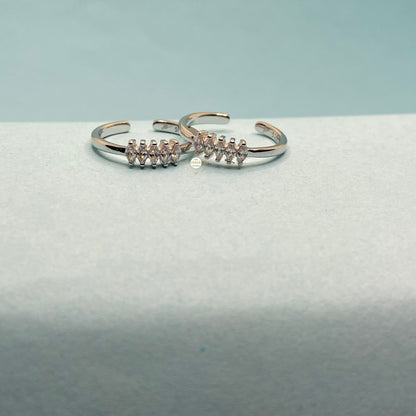 Sparkling Silver Glimmer Band Toe Ring