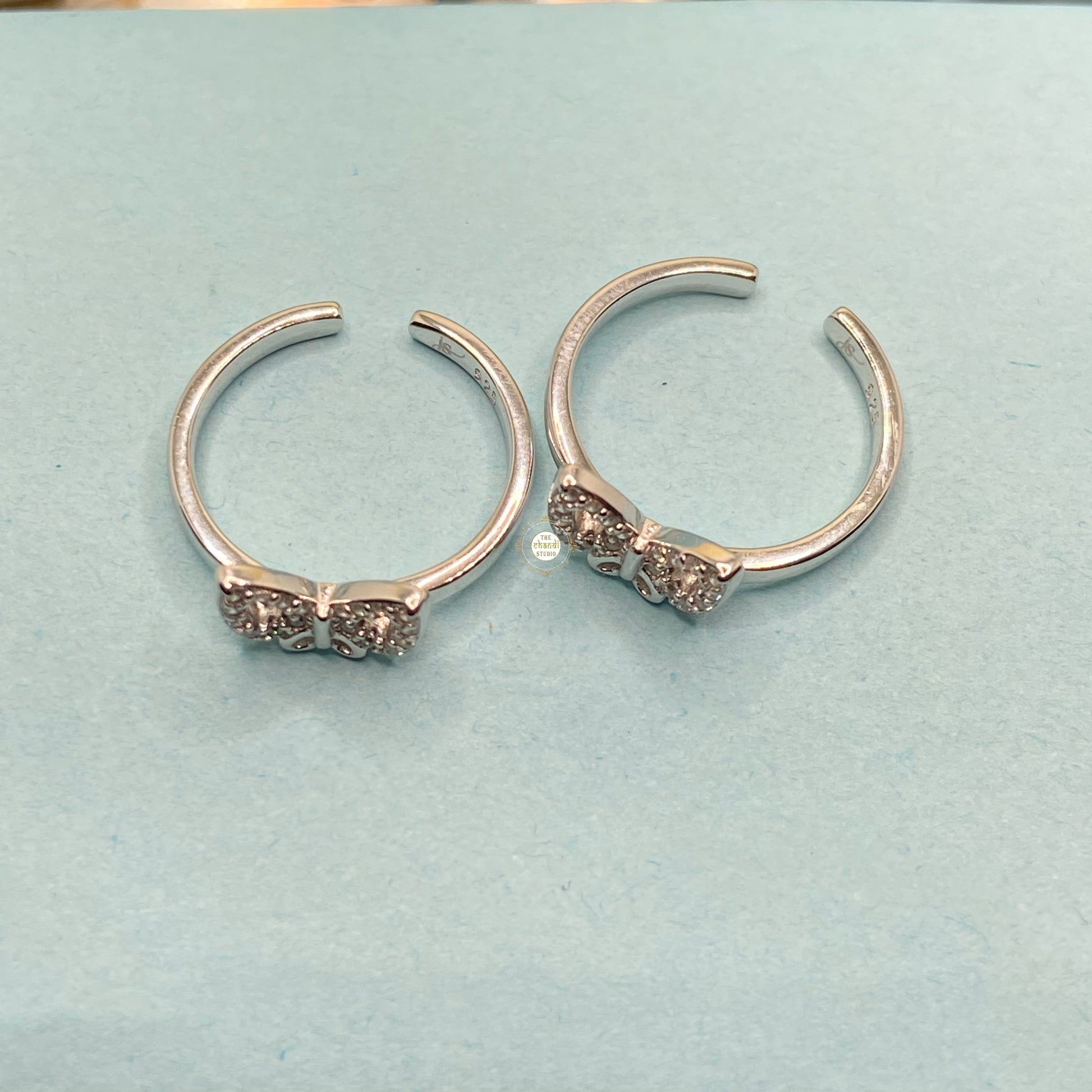 Sparkling Silver Wings of Shine Toe Ring