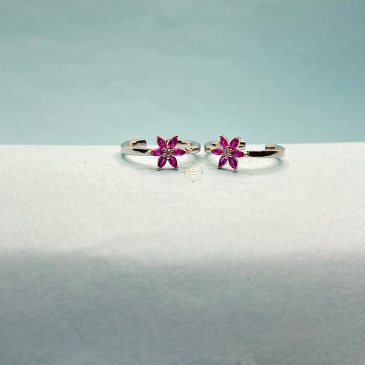 Sparkling Silver Flower Toe Ring