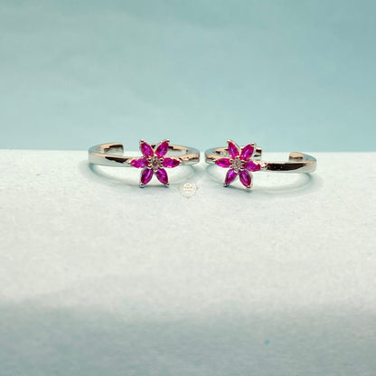 Sparkling Silver Flower Toe Ring