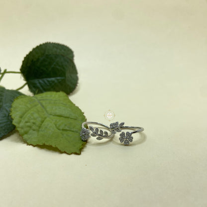 Sparkling Silver Twilight Toe Ring