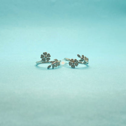 Sparkling Silver Twilight Toe Ring