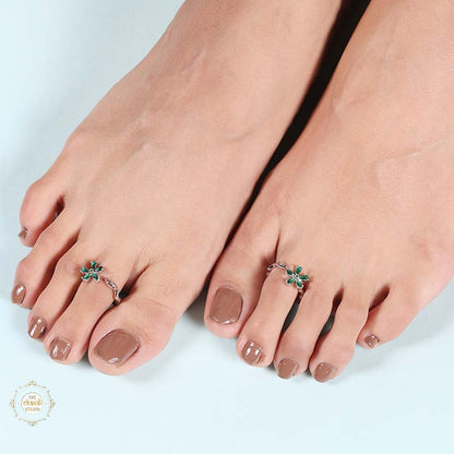 Sterling Silver Sparkling Flower Toe Ring