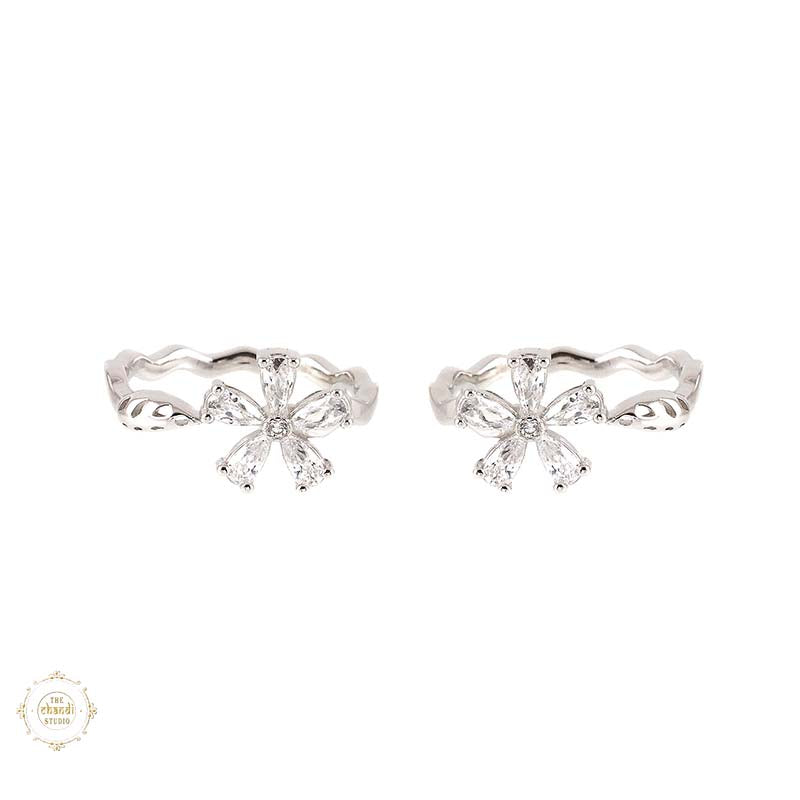 Sterling Silver Sparkling Flower Toe Ring