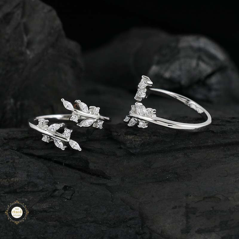 Sterling Silver Sparkling  Blossom Toe Ring