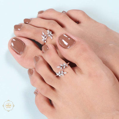 Sterling Silver Sparkling  Blossom Toe Ring