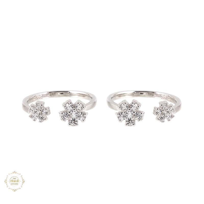 Sterling Silver Sparkling Blossom Toe Ring