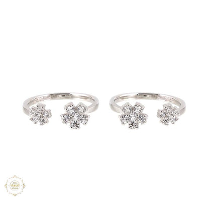 Sterling Silver Sparkling Blossom Toe Ring