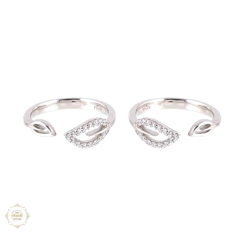 Sterling Silver Sparkling Twist Nail Band Toe Ring