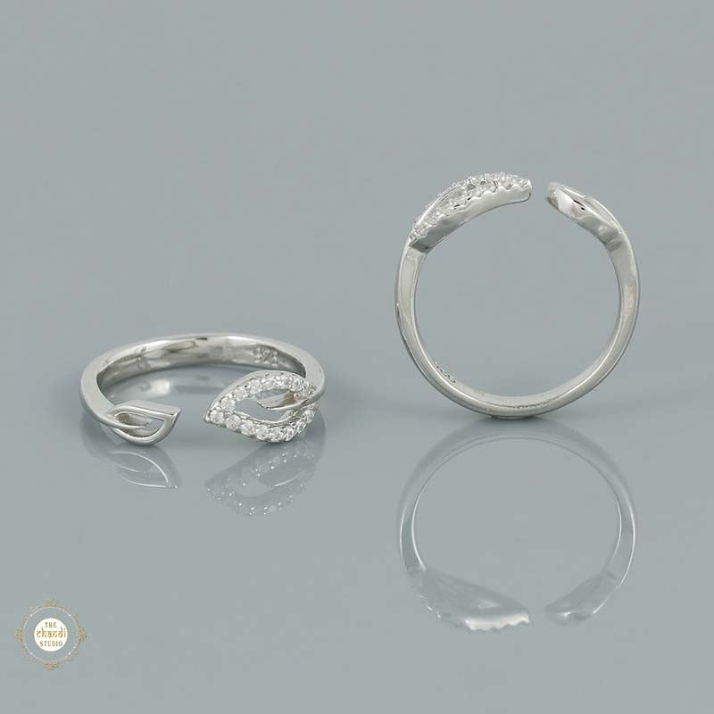 Sterling Silver Sparkling Twist Nail Band Toe Ring