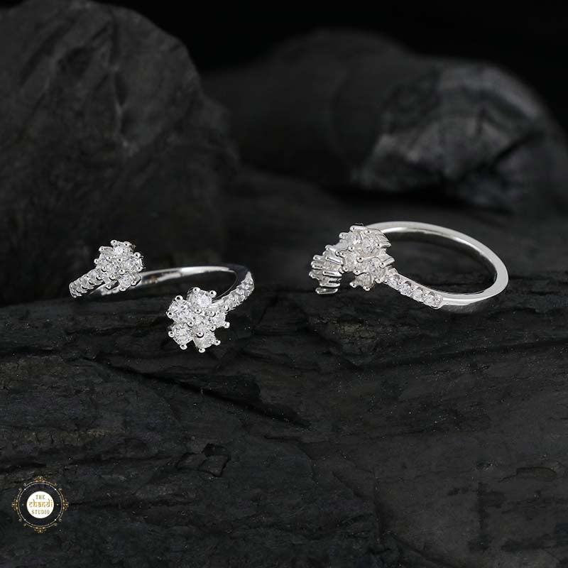 Sterling Silver Sparkling Bloom Shine Toe Ring