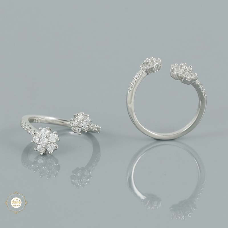 Sterling Silver Sparkling Bloom Shine Toe Ring