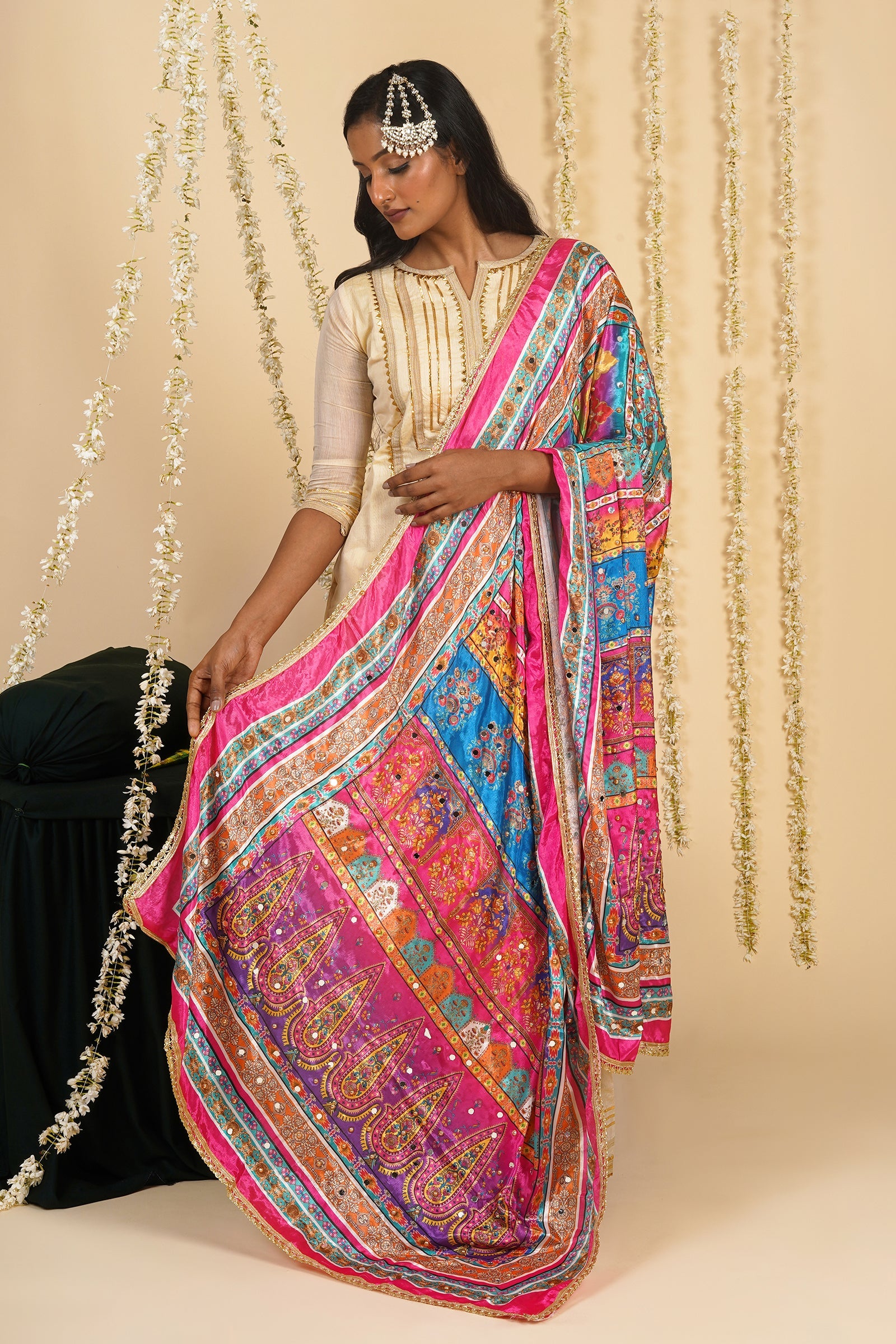 Teejh Saanjh Embellished Printed Dupatta