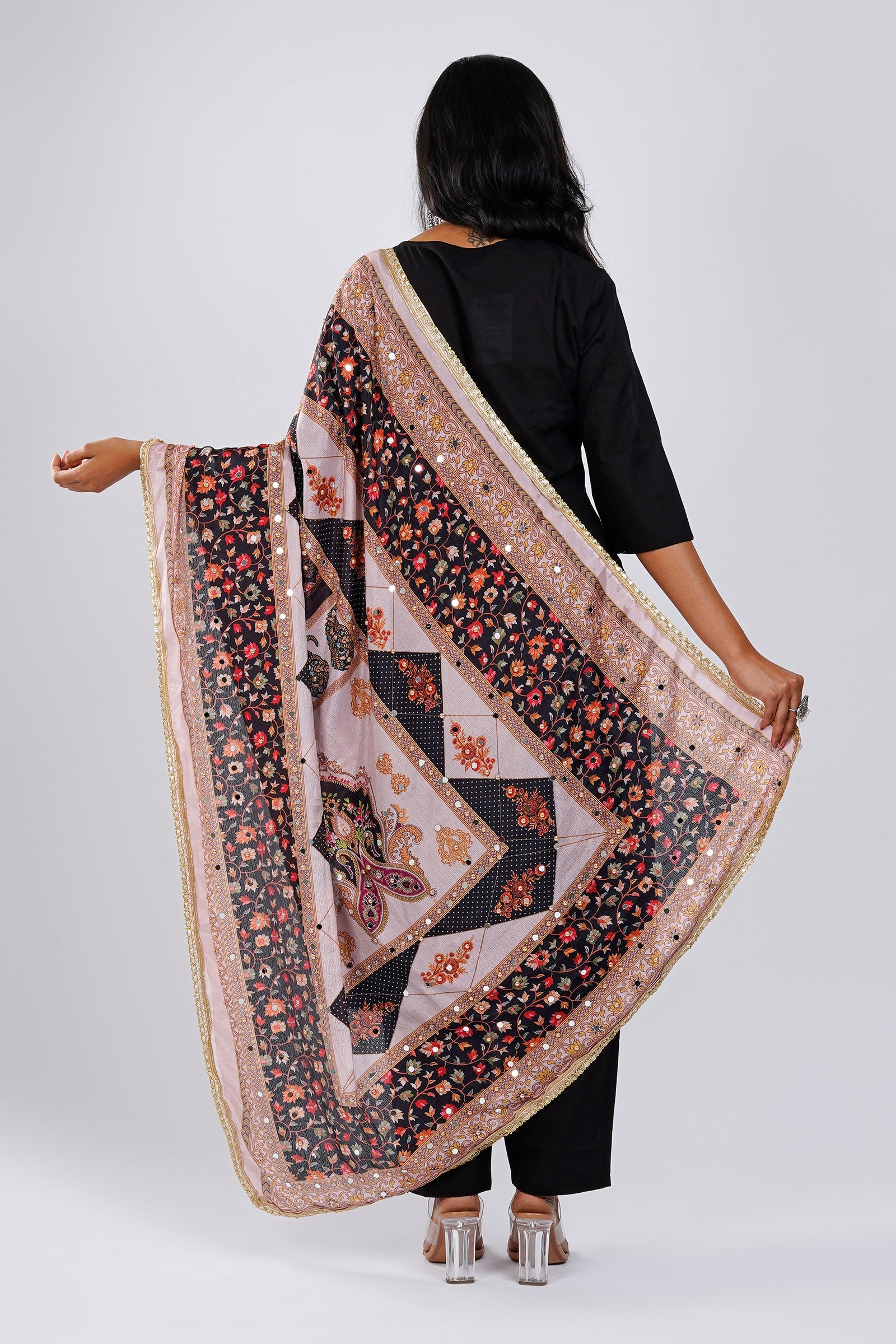 Teejh Gulnaaz Embellished Printed Dupatta