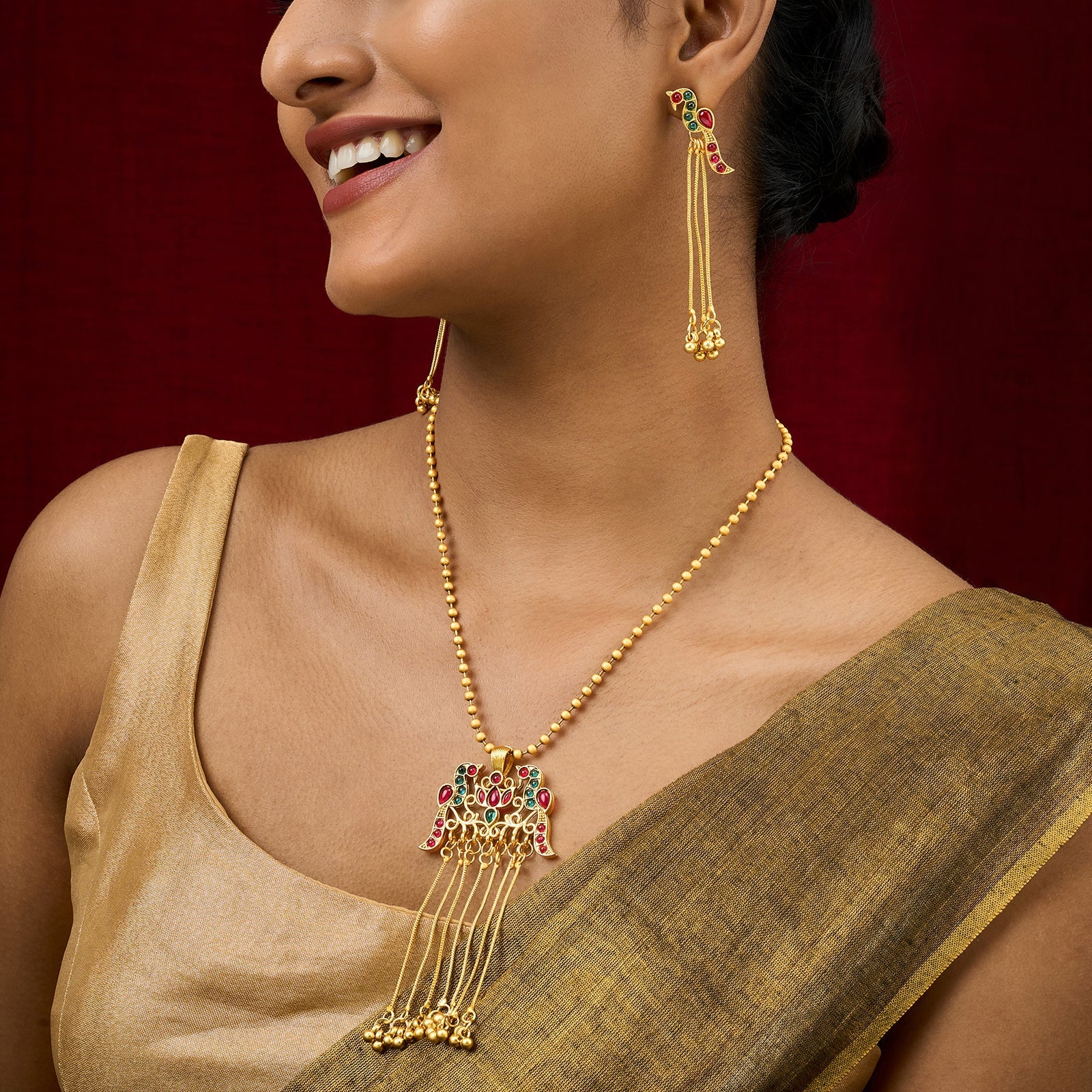 Teejh Anua Gold Red and Green Stones Necklace Set