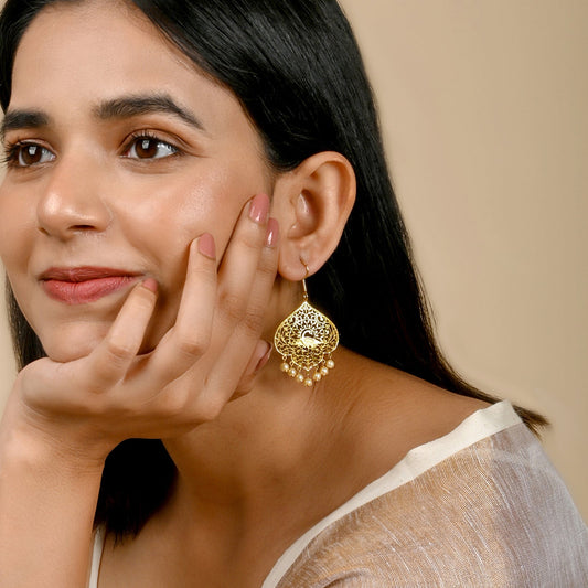 Teejh Daivita Gold and Pearl Earring