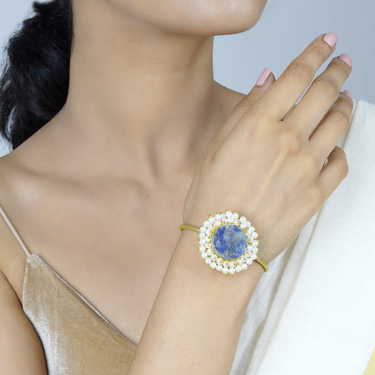 Teejh Aasita Blue Studded Pearl Bracelet
