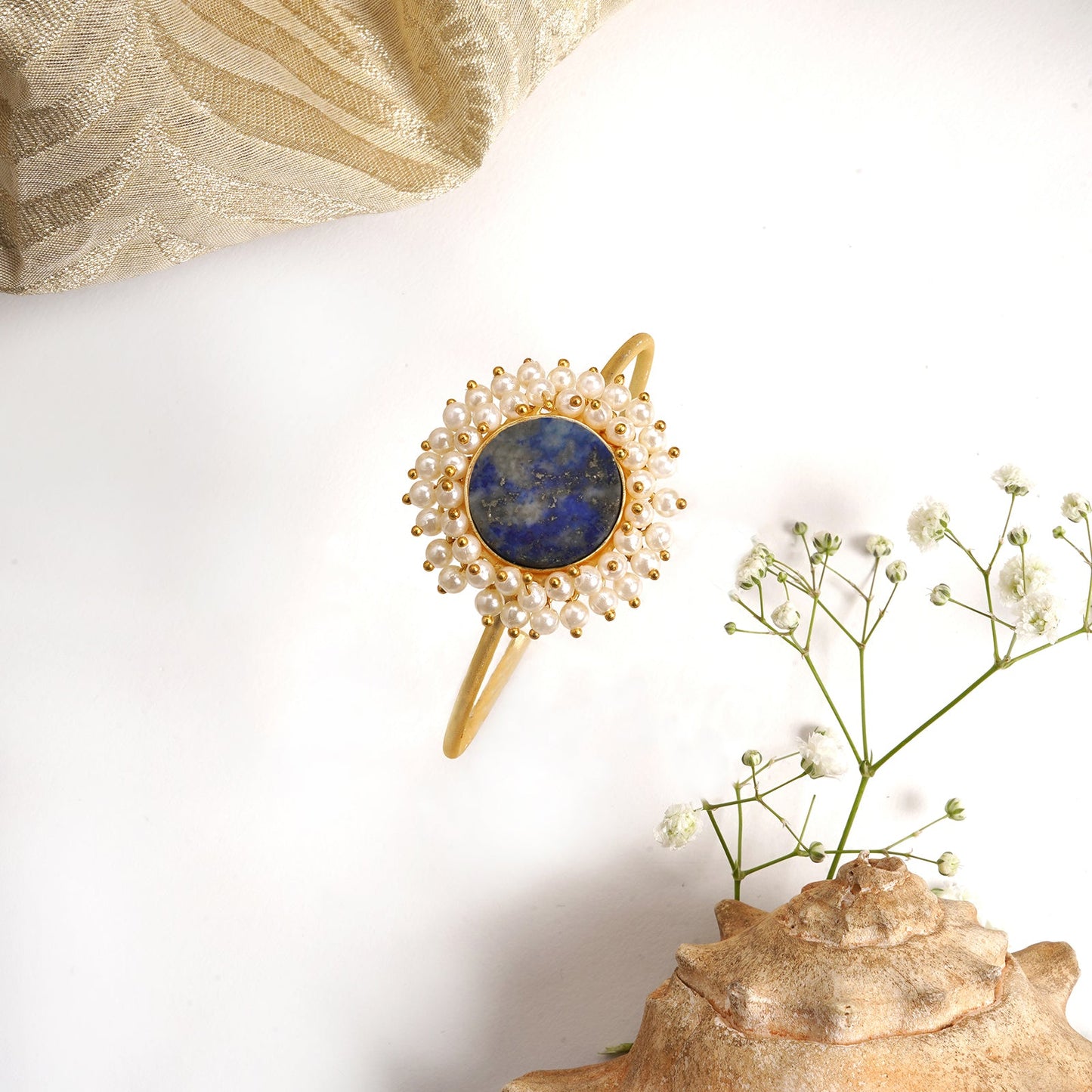 Teejh Aasita Blue Studded Pearl Bracelet
