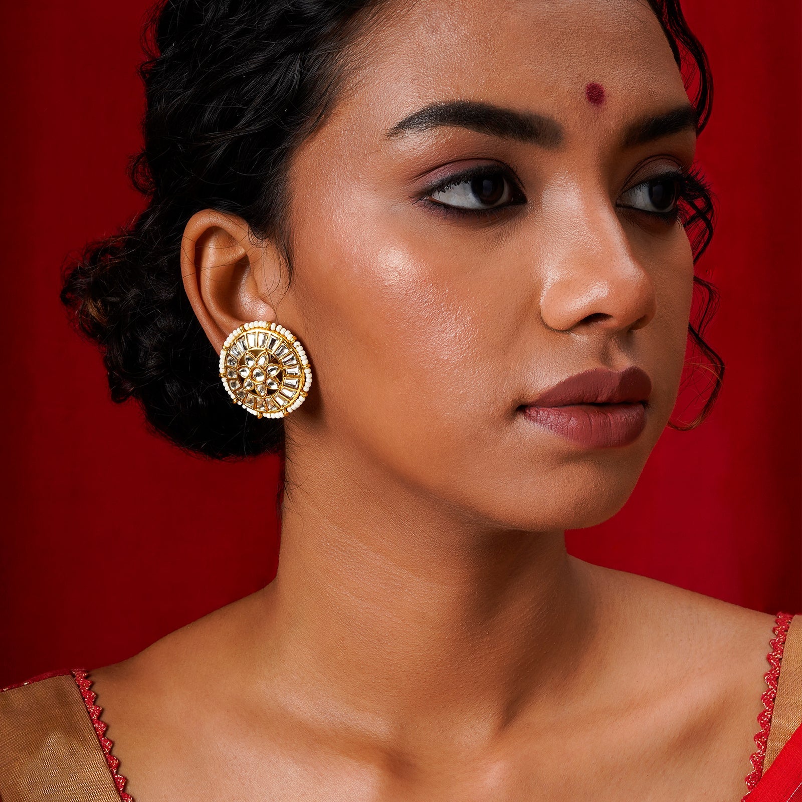 Teejh Kirtana Gold And White Stud