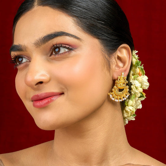 Teejh Aishna White Antique Gold Earrings