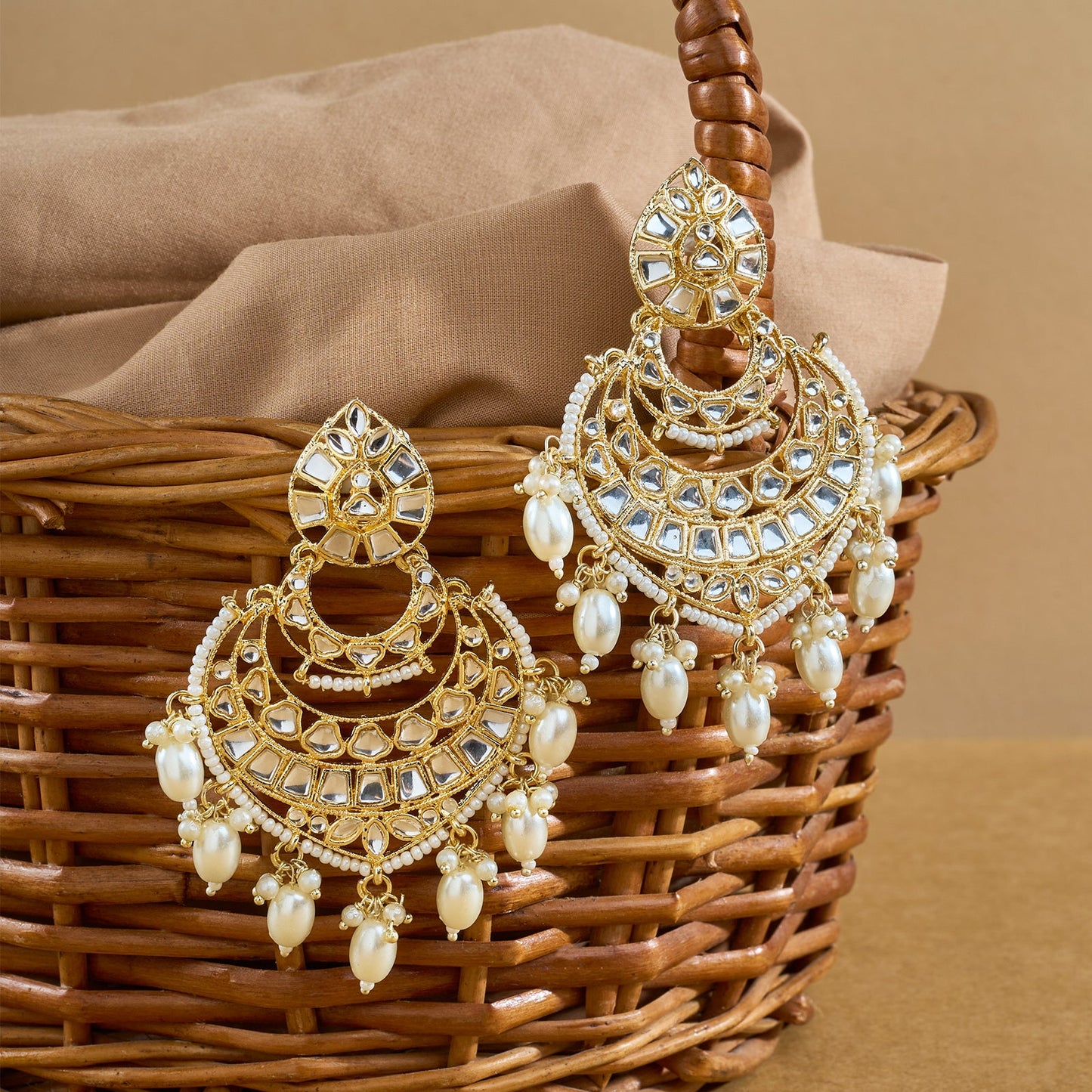 Teejh Heeriye White and Gold Kundan Earring