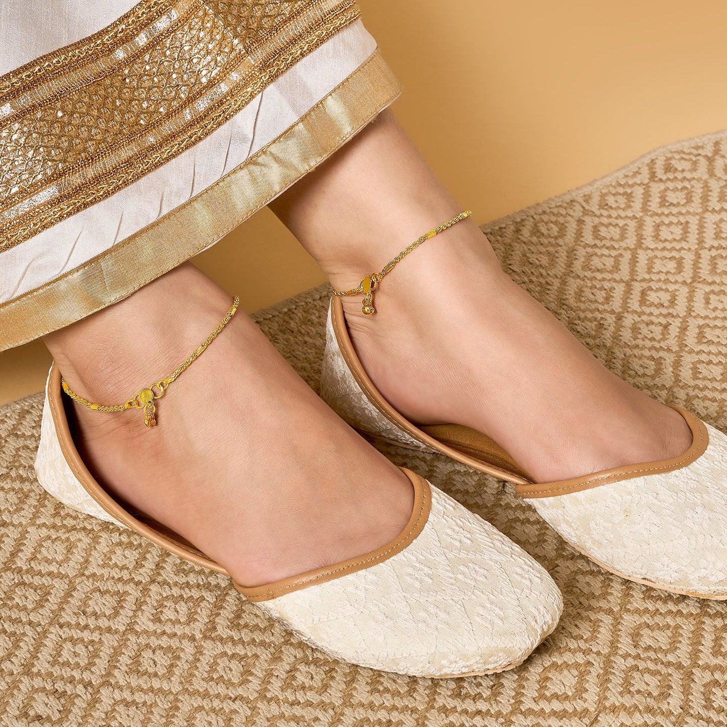 Teejh Nupur Nirvana Gold Payal
