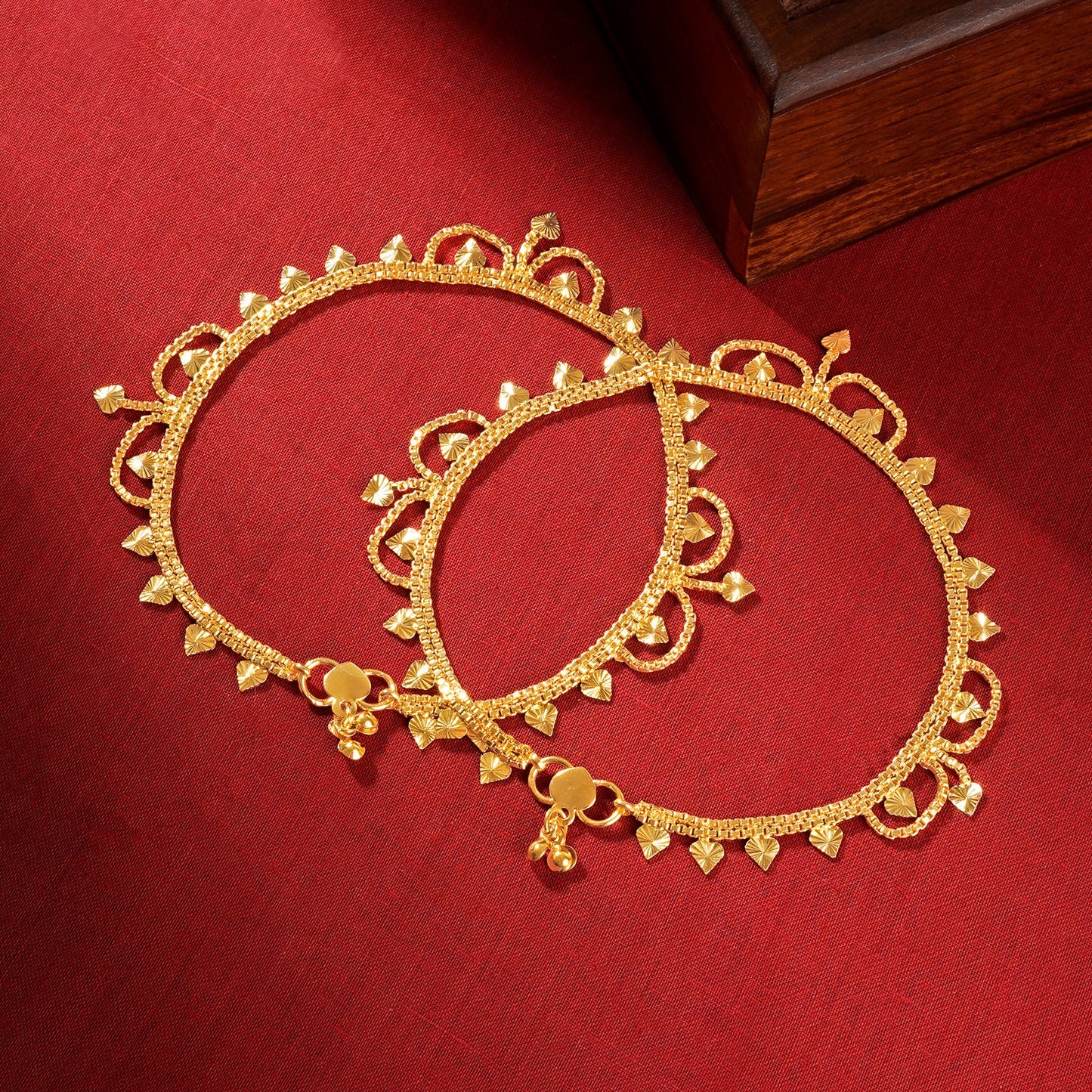 Teejh Roshni Raga Gold Payal