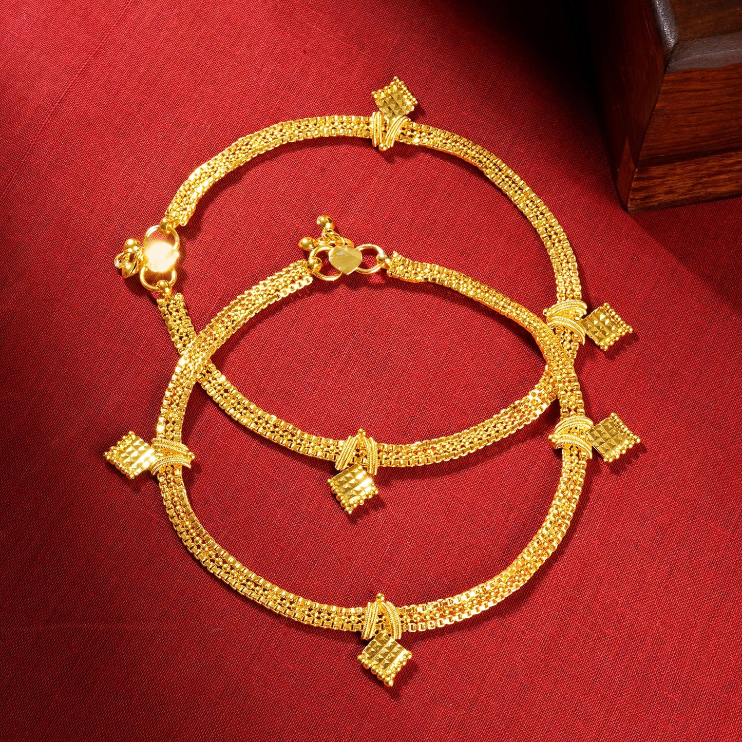 Teejh Sundari Swirl Gold Payal