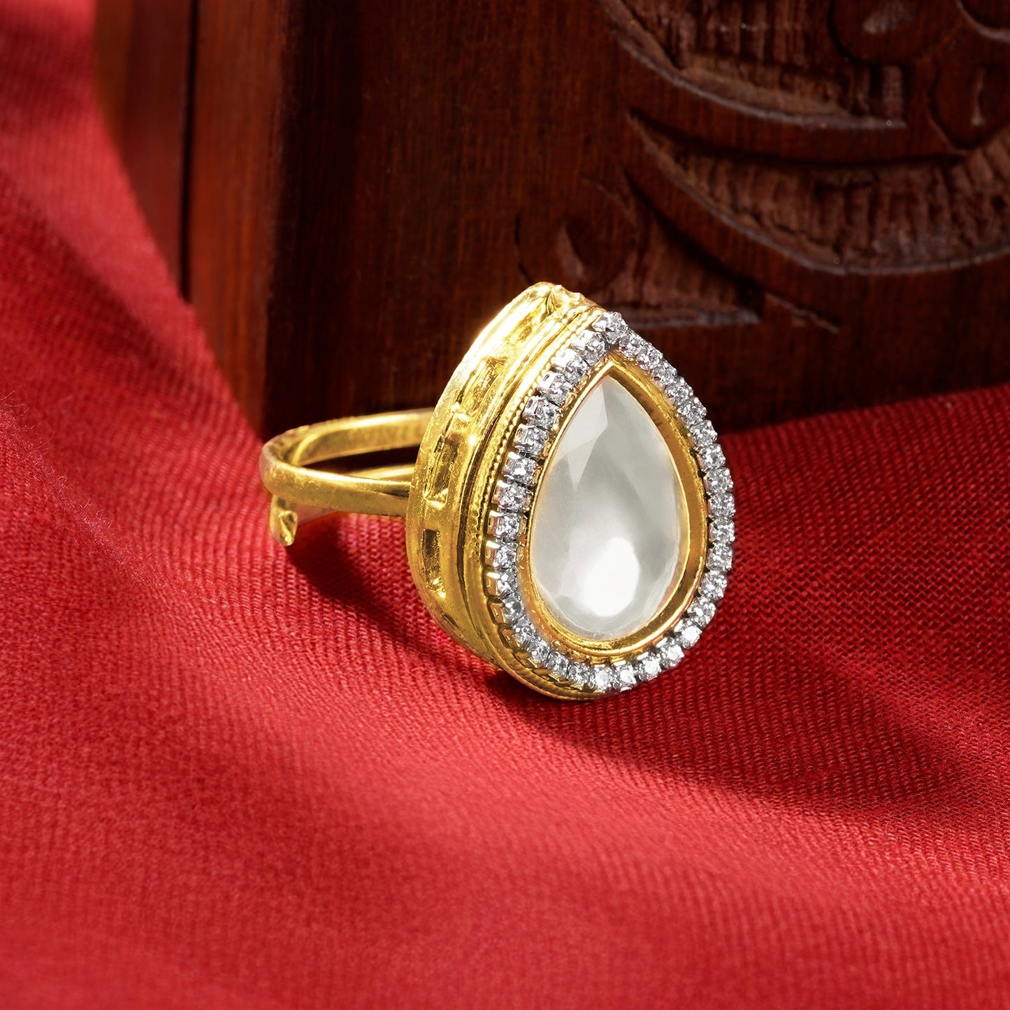 Teejh Kaanchu Gold Ring