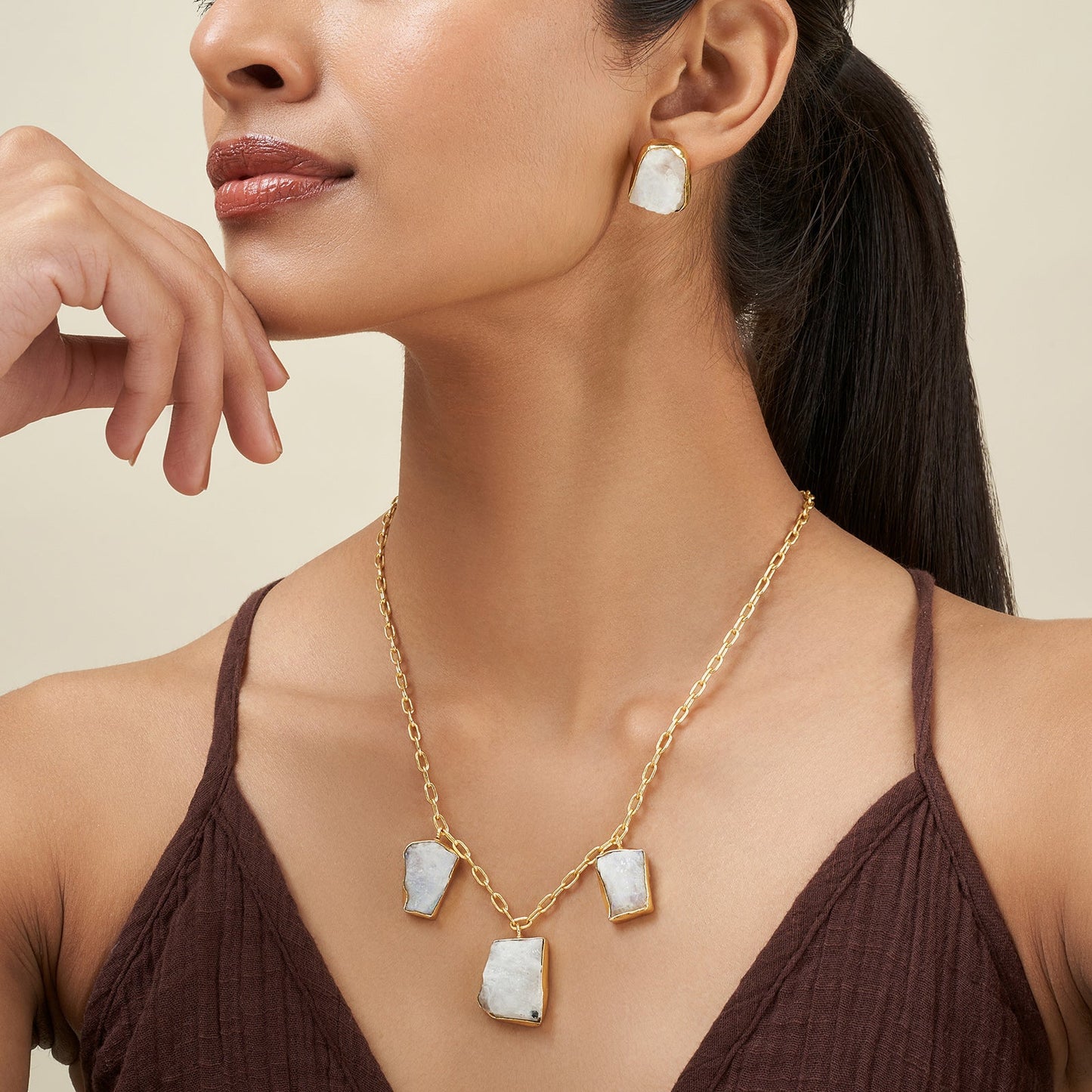 Teejh Seraya White Natural Stone Necklace Set