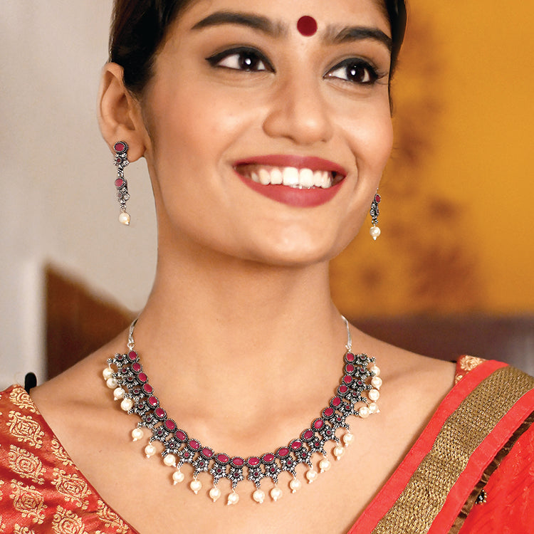 Ekladh Red Stone Silver Pearl Necklace Set - Teejh