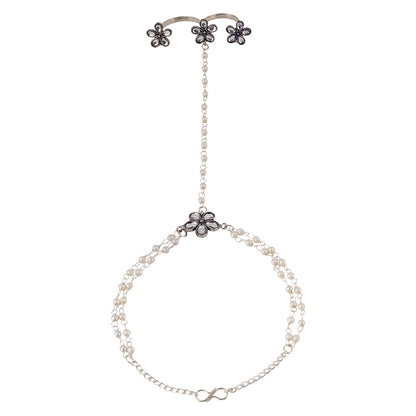 Teejh Roopali Silver Oxidised Hathphool