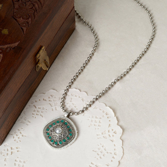 Teejh Ahilyabai Silver Oxidised Green Pendant Chain