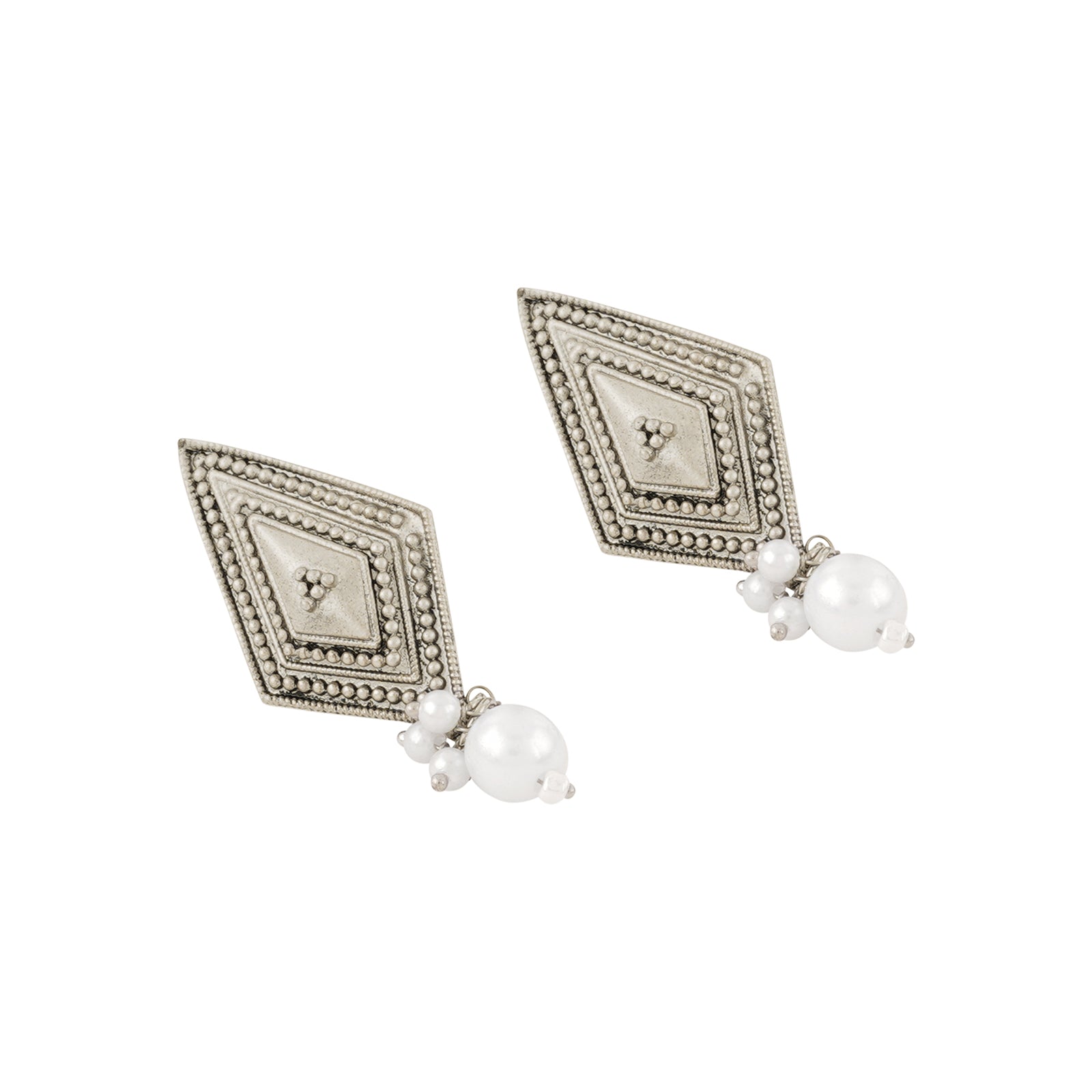 Teejh Sanghamitta Silver Oxidised White Necklace Set