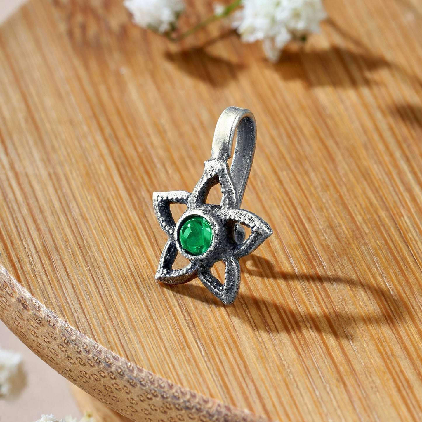 Teejh Anali Green Stone Press on Nosepin